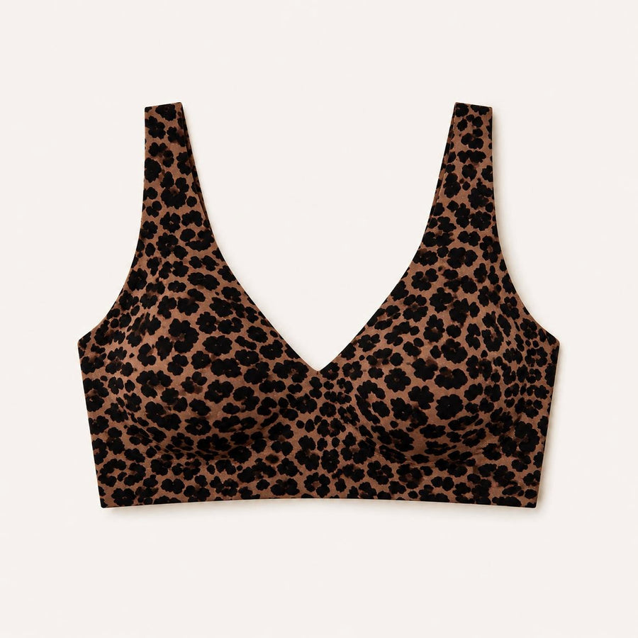 Soutien-gorge sans armatures FLOW SoftLift imprime leopard brun, vue produit sur fond creme