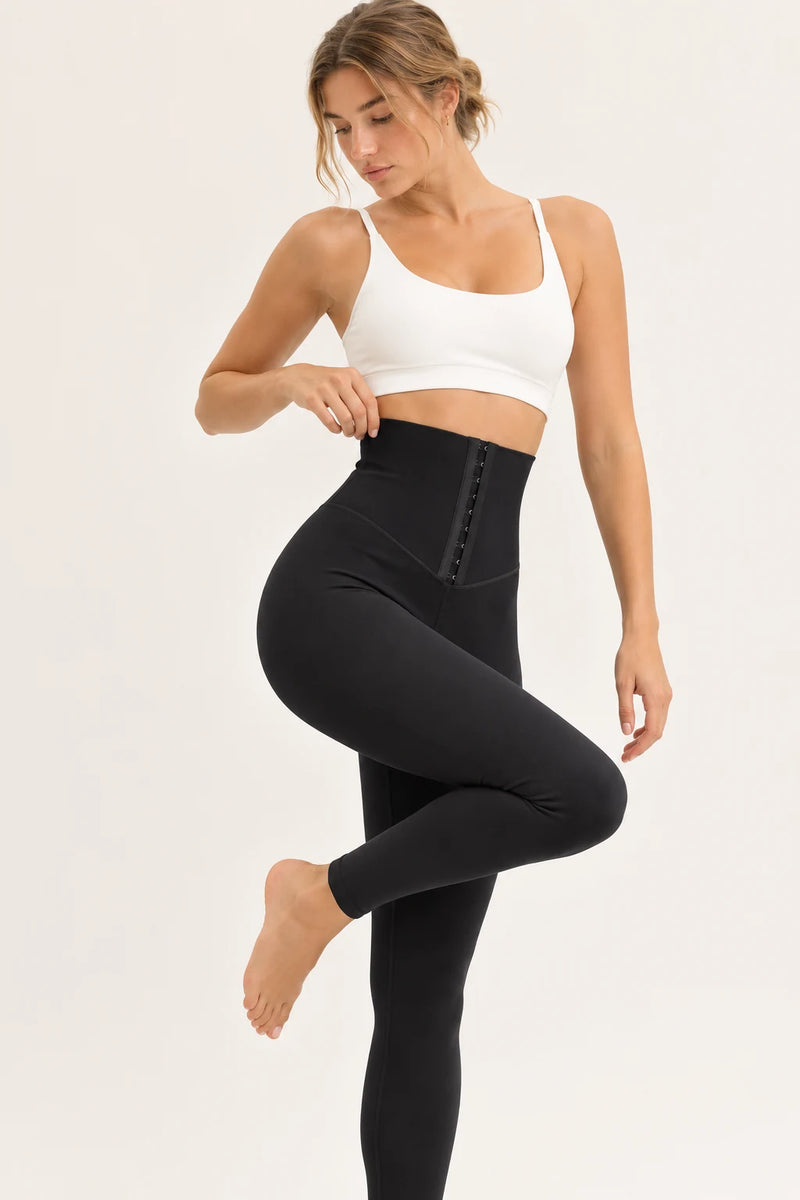 Legging femme taille haute a crochets ORIIVE coloris noir - equilibre detail